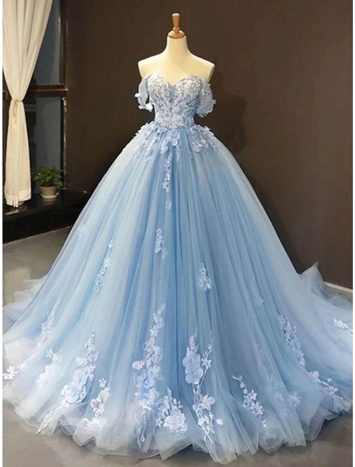 Women's Elegant Evening Outfit Ball Gown Prom Dresses Floral Wedding Dress Quinceanera Court Train Short Sleeve Sweetheart Lace with Pleats Appliques