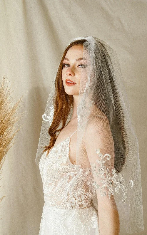 Women's Apparel And Garments Short Waist Length Botanical Embroidery Wedding Veil